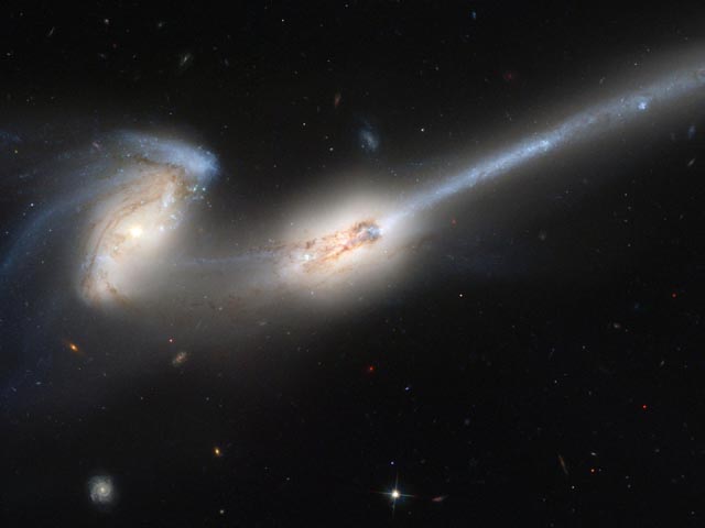 NGC4676 The Mice wallpaper