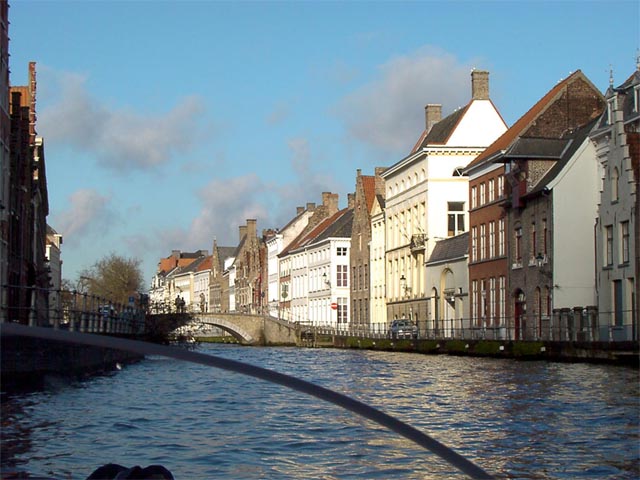 Canal in Brugge wallpaper