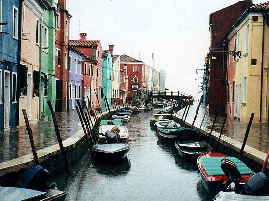 Burano Canal in Venice wallpaper