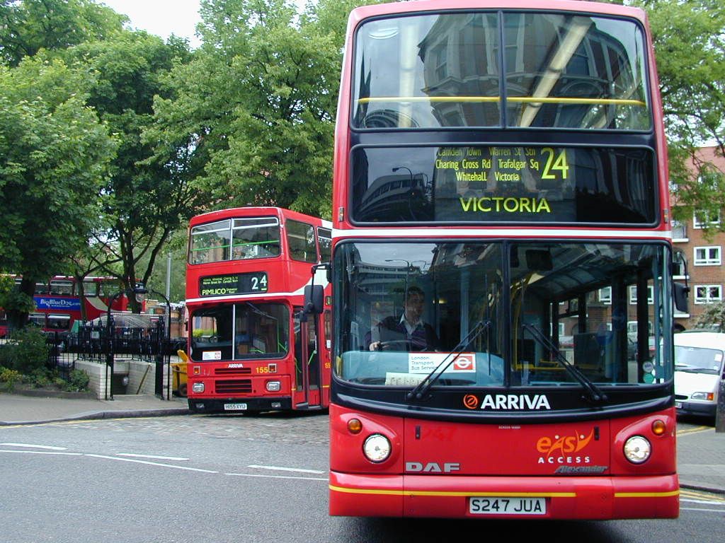 Two London Double Decker Busses wallpaper